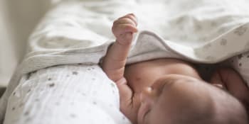 Po porodu čekal rodiče šok: Holčička přišla na svět bez očí. Trpí vzácnou genetickou vadou