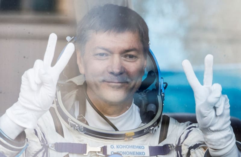 Oleg Kononěnko se loučí s novináři před svým dosud posledním startem na misi k Mezinárodní vesmírné stanici