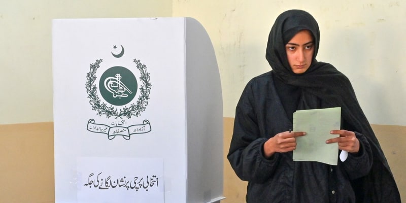 V Pákistánu probíhají parlamentní volby.