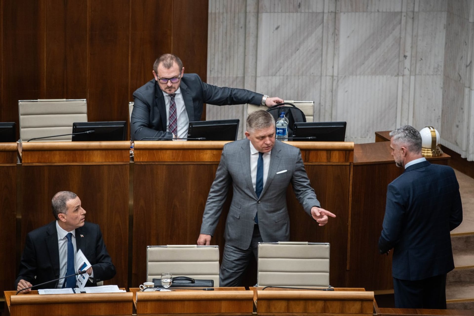 Slovenští opoziční poslanci z hnutí Slovensko dali jasně najevo svůj nesouhlas se změnami v trestním zákoně z dílny premiéra Roberta Fica.