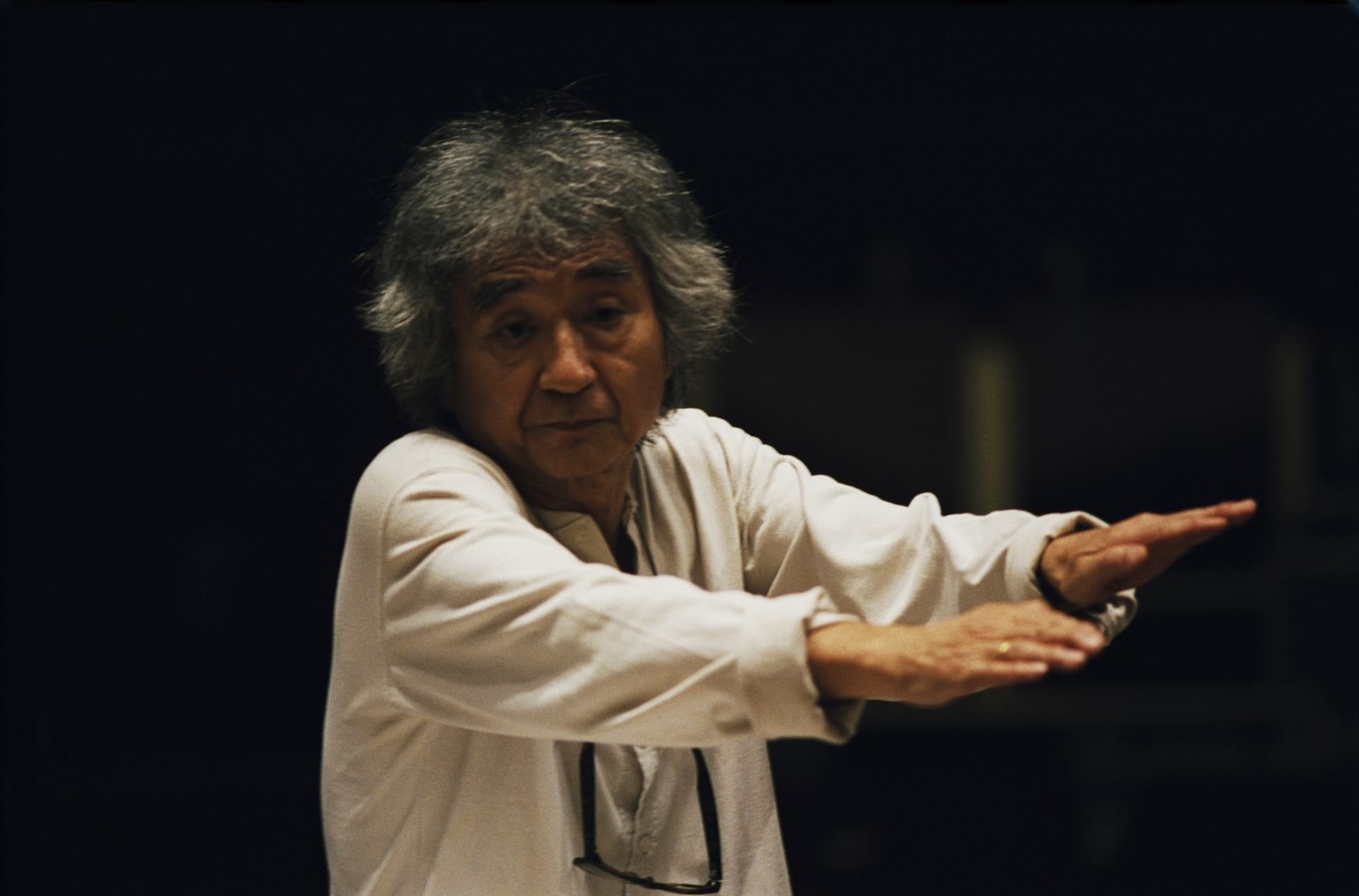 Seidži Ozawa za své kariéry vedl orchestr vídeňské Státní opery či Bostonský symfonický orchestr.