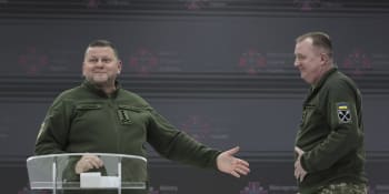 Zelenskyj znovu řízl do velení ukrajinské armády. Po Zalužném končí i šéf generálního štábu
