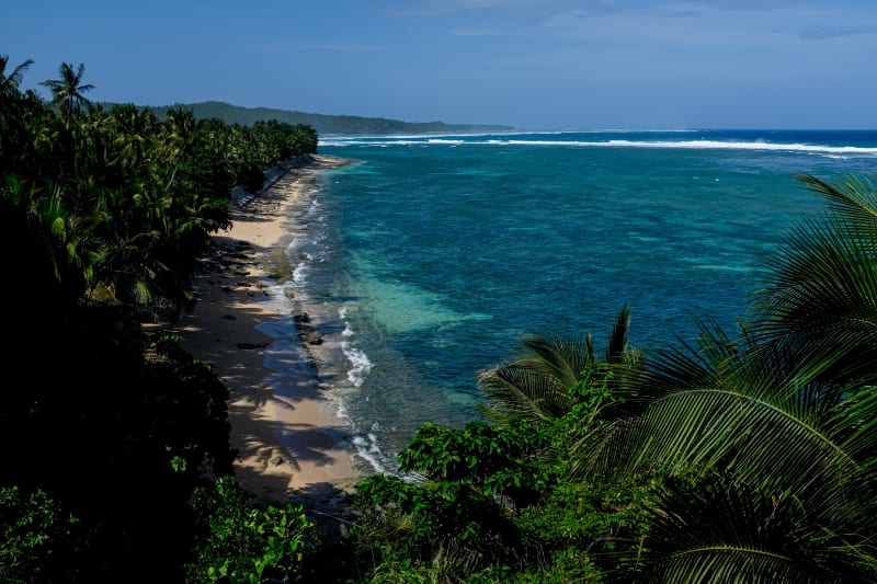 Rájem pro surfaře je pláž Pacifico na Filipínách.