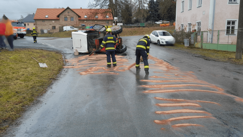 Nehoda traktoru na Plzeňsku