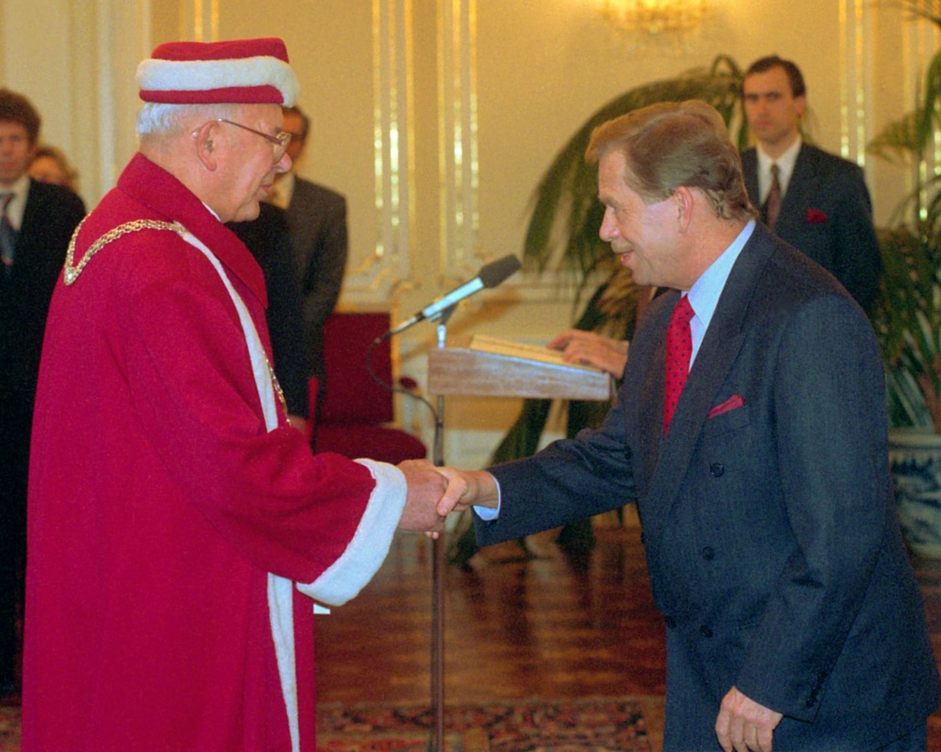 Černohorského jmenoval do funkce rektora prezident Václav Havel v roce 1995