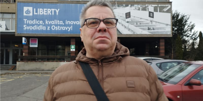 Ocelárny Liberty Ostrava na rozcestí. 56letý Tomáš Lipina tady odpracoval 25 let, v roce 2011 ale přijal zlatý padák a nastoupil do firmy na autokola, která stojí v areálu hutě.