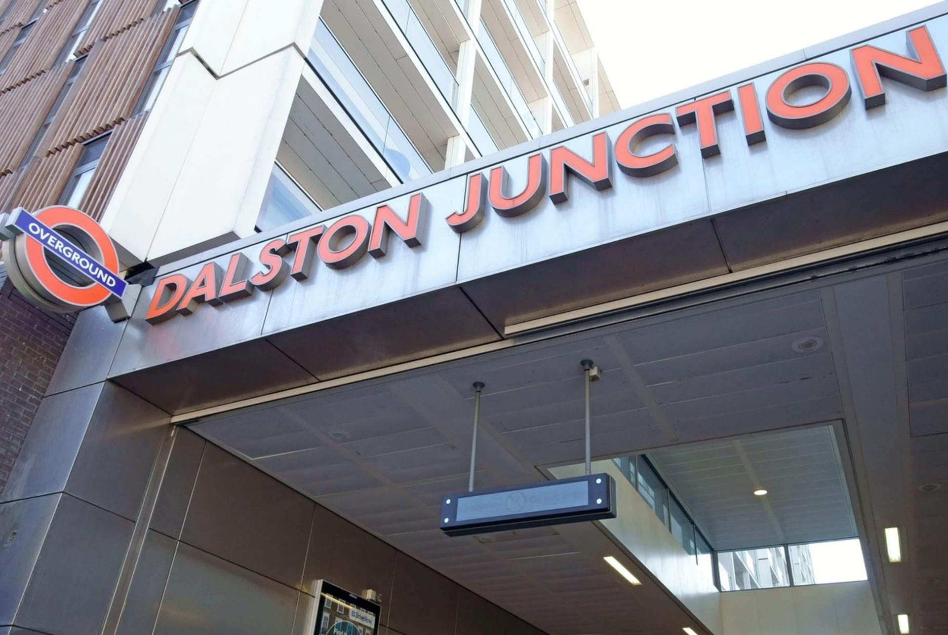Londýnské metro Dalston Junction 