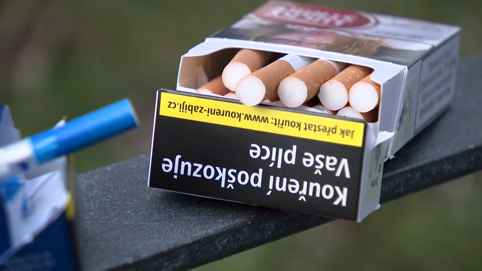 Stále více Čechů nakupuje cigarety v zahraničí.