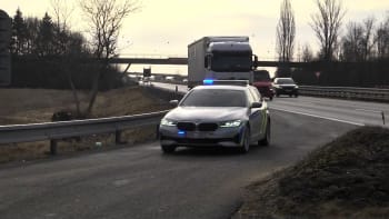 Hříchy českých řidičů: Agresivní vybržďování i ostré předjíždění. Kdy je riziko nejvyšší?