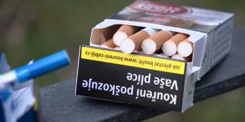 Stát si vyšší spotřební daní u cigaret zřejmě příliš nepolepší. Kuřáci se zařídili po svém