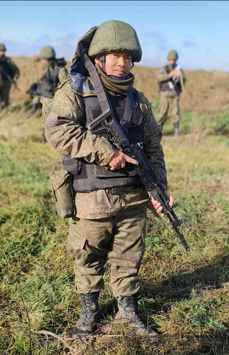 Bývalý nepálský voják Šukra Tamang během výcviku v Rusku. Jeho osud je neznámý