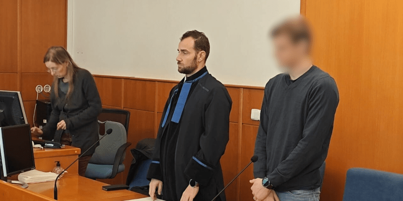 Okresní soud v Chomutově poslal do vězení mladíka, který pod vlivem drog způsobil smrtelnou nehodu u Klášterce nad Ohří (12. 2. 2024).