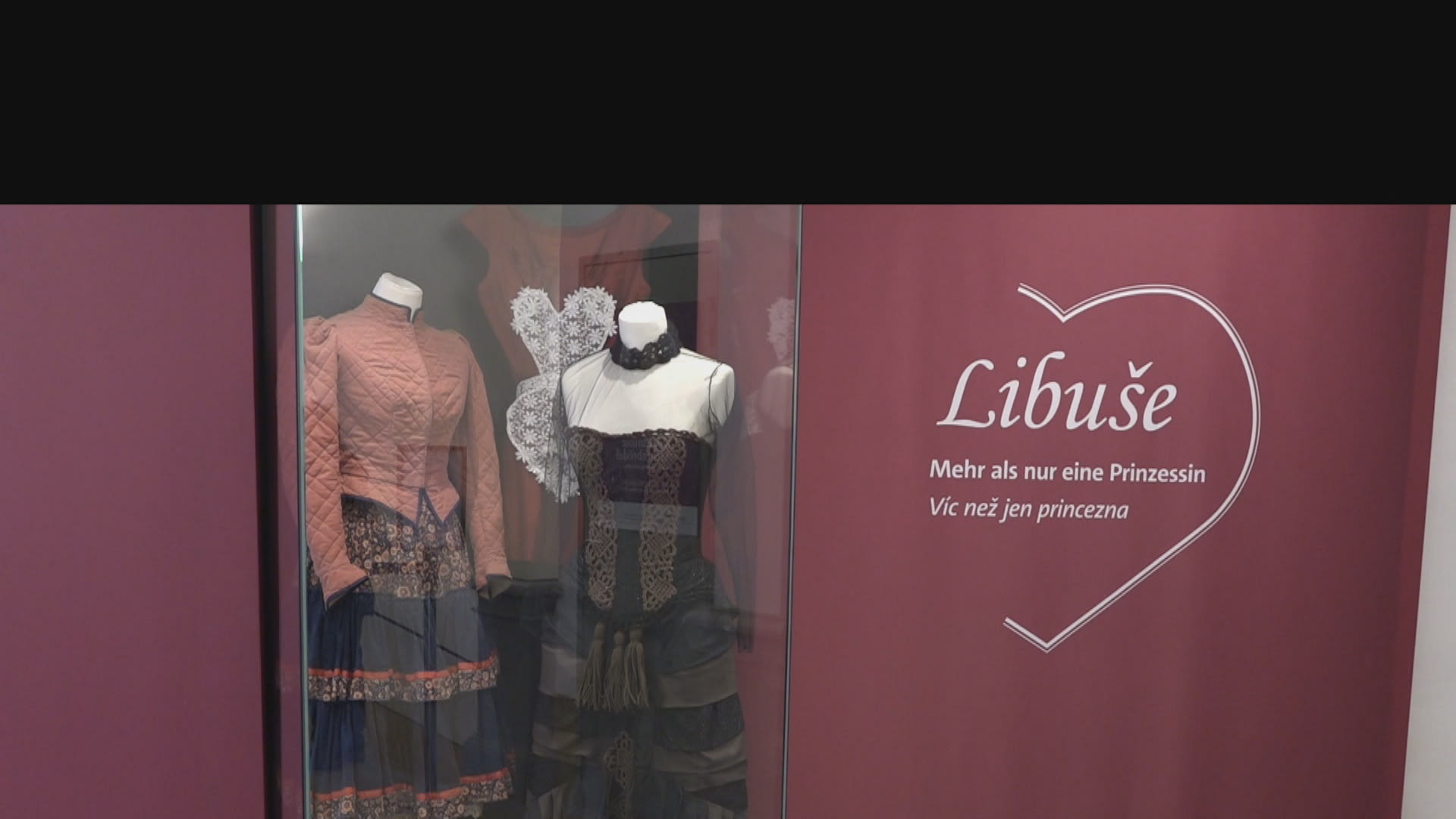 Výstava nazvaná Libuše je součástí širší výstavy týkající se pohádky Tři oříšky pro Popelku.