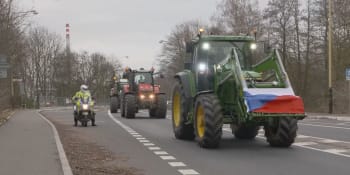 Prahu zablokuje tisíc traktorů. Zemědělci žádají demisi vlády, ministr pro akci nevidí důvod