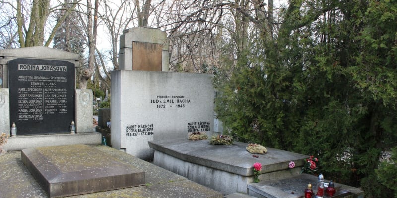 Hrob Emila Háchy