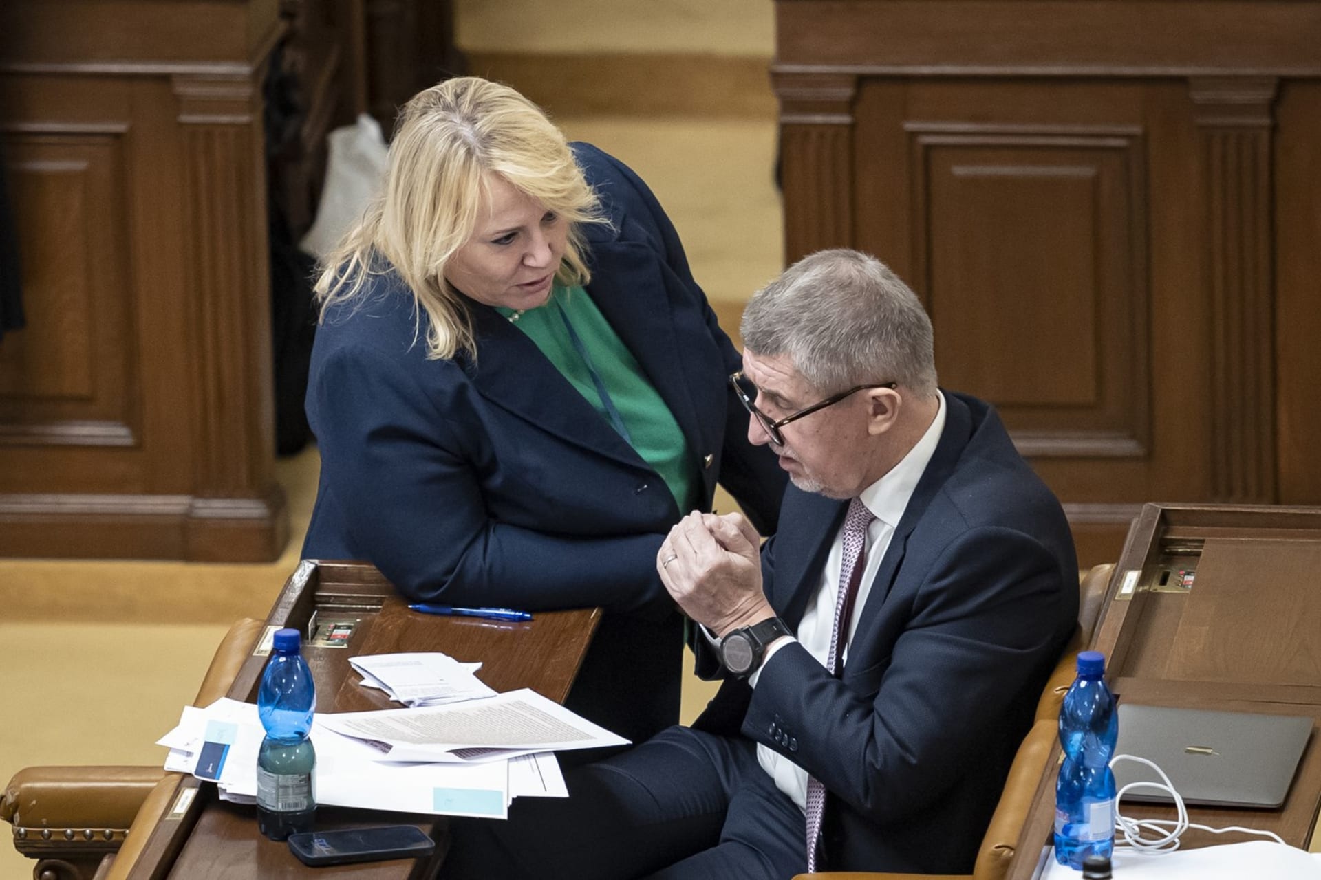 Klára Dostálová a Andrej Babiš (oba ANO) při jednání Poslanecké sněmovny