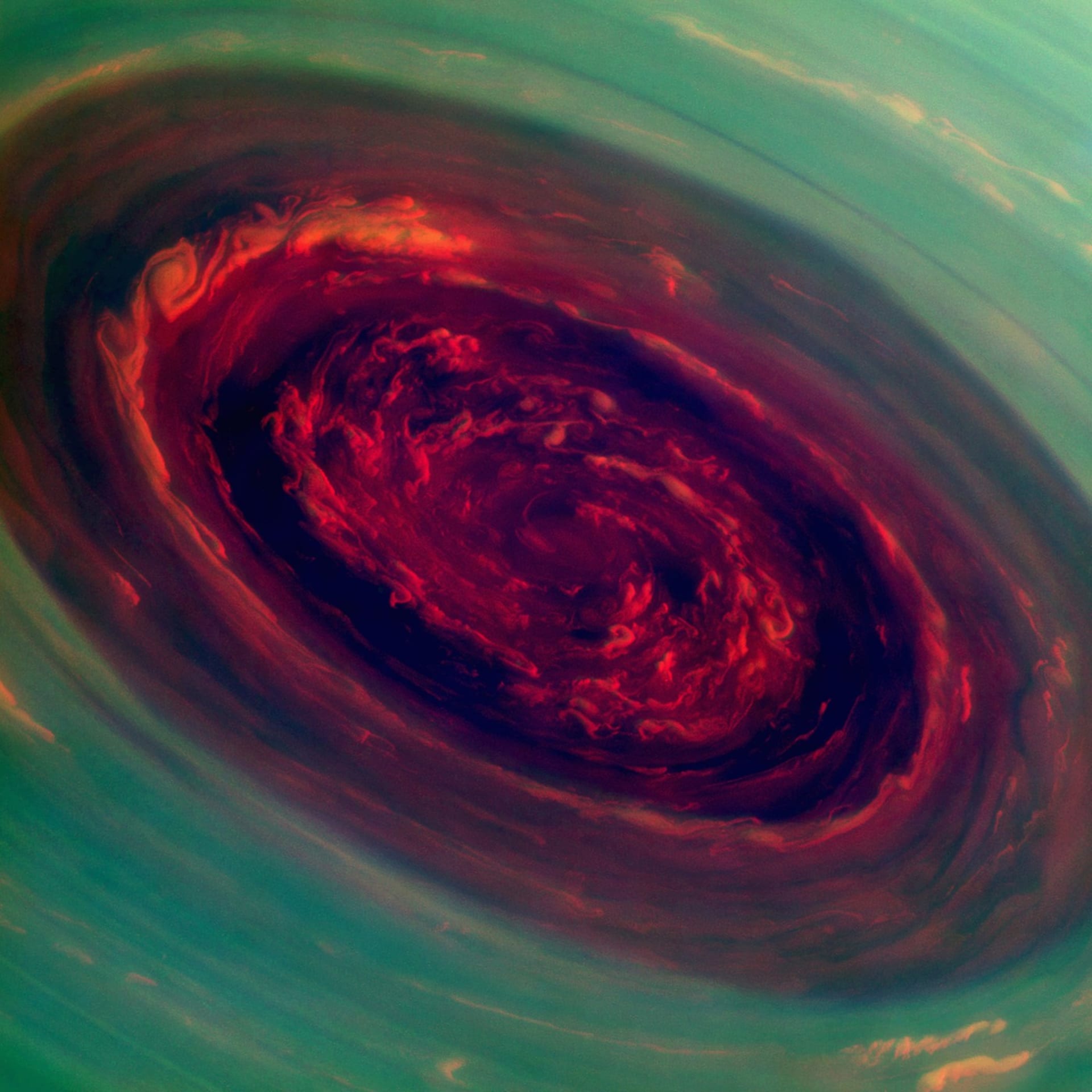 Bizarní bouře na Saturnu by pojala čtyři planety Země