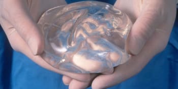 Revoluce v lékařství: Čeští vědci zdokonalili želatinové implantáty, které pomohou lékařům