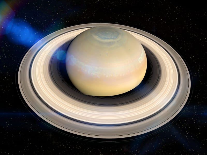 Saturn je od Slunce desetkrát vzdálenější než Země
