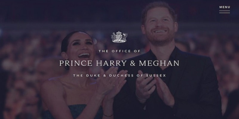 Harry a Meghan spustili nový web, který vyvolal konflikt s královským palácem. 