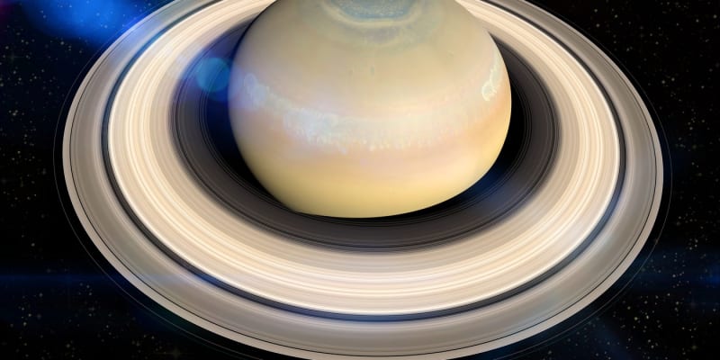 Saturn je od Slunce desetkrát vzdálenější než Země