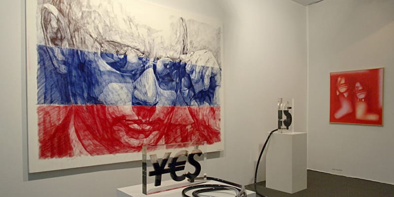 Ruská vlajka s podobiznou prezidenta Vladimira Putina od umělce Andreje Molodkina