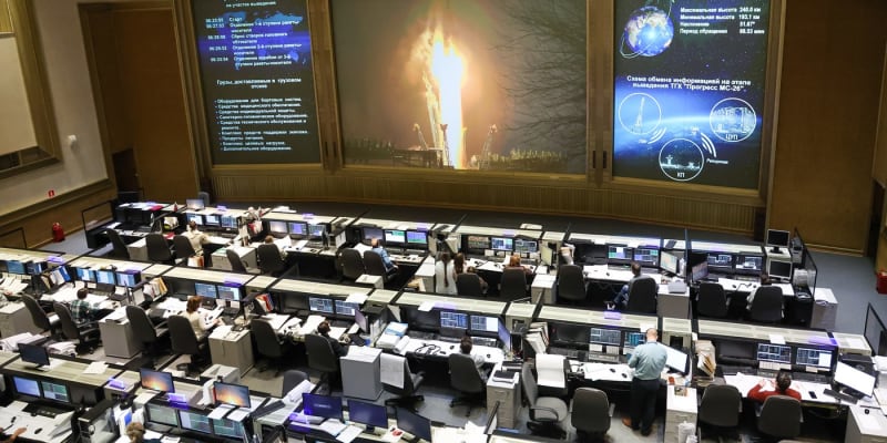 Kontrolní středisko Roskosmosu sleduje start rakety Sojuz 2.1.