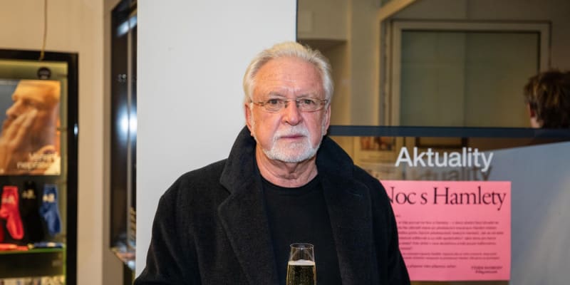 Herec Jaromír Hanzlík slaví 76. narozeniny.