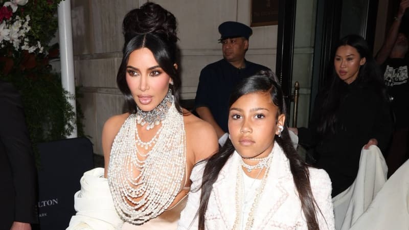 Kim Kardashian se opět dostala pod palbu kritiky rodičů kvůli své desetileté dceři North.