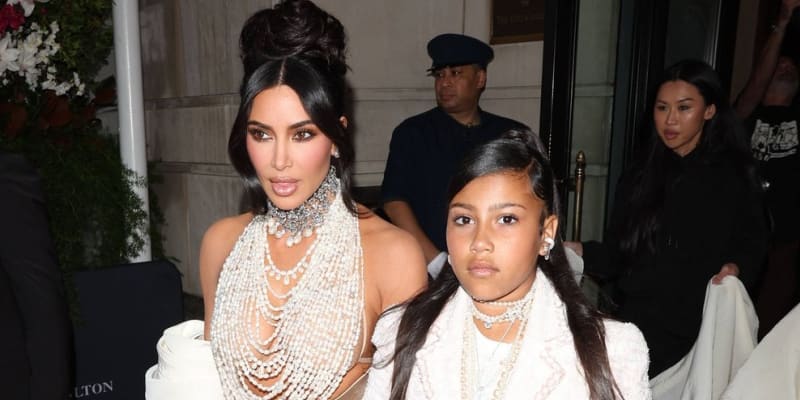 Kim Kardashian se opět dostala pod palbu kritiky rodičů kvůli své desetileté dceři North.