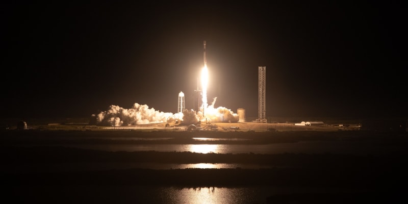 Raketa Falcon s lunárním modulem Nova-C odstartovala (15. 2. 2024).