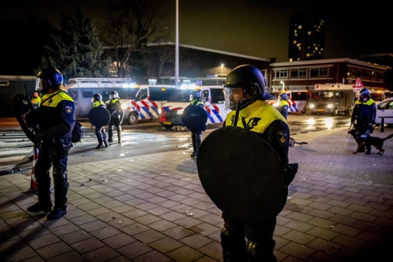 V centru nizozemského Haagu propukly nepokoje (17. 2. 2024).