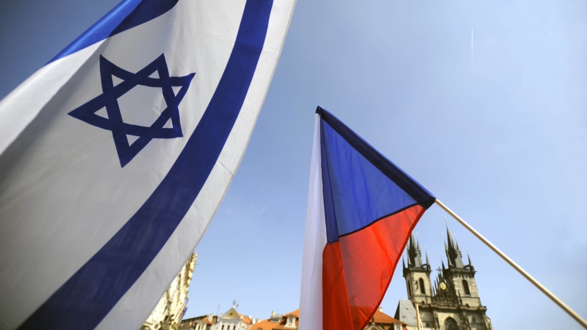 Česko je pro židovský stát jedním z nejoddanějších spojenců. Jak se to má dohromady s historií zdejšího antisemitismu?