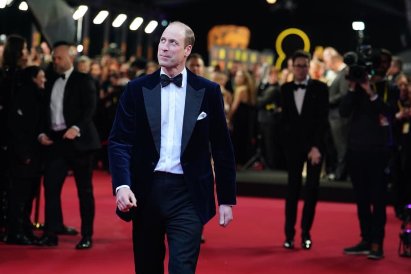 Princ William dorazil na udílení cen BAFTA sám.