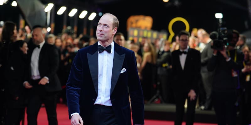Princ William dorazil na udílení cen BAFTA sám.