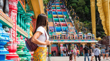 Turistický skvost Malajsie chystá novinku. Dechberoucí komplex s chrámem získá eskalátor