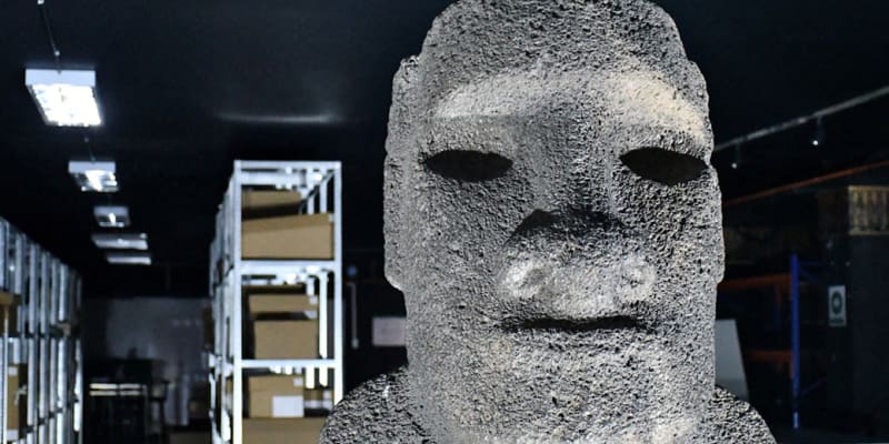 Jedna ze soch moai se v únoru 2022 navrátila z Chile do své domoviny na Velikonočním ostrově.