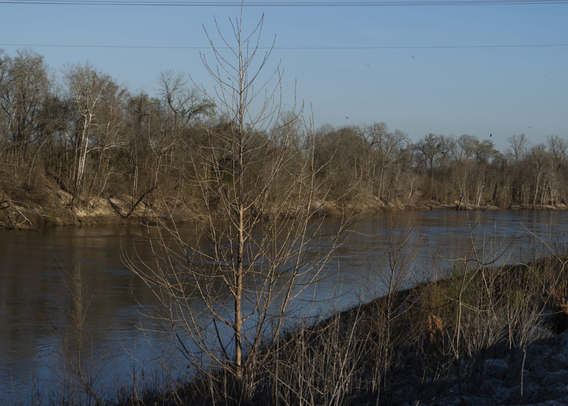 Tělo dívky leželo u texaské řeky Trinity