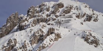 Na sjezdovce v Rakousku se zranila čtyřletá dívka z Česka. Zasáhla ji odepnutá lyže krajana