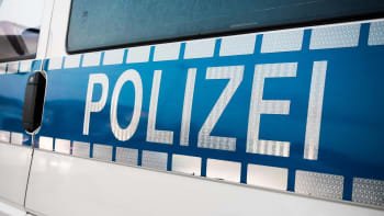 Krvavý útok v německé škole: Chlapec zranil několik spolužáků nožem, policie ho zadržela