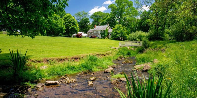 Herec Bradley Cooper koupil venkovské sídlo v Pensylváni za 6,5 milionů dolarů.i