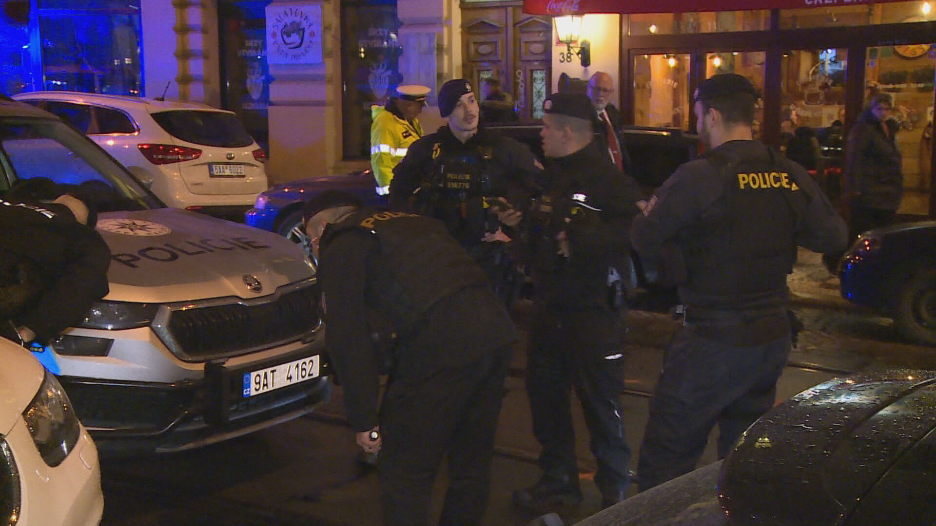Policisté pronásledovali centrem Prahy řidiče Porsche (22. 2. 2024).