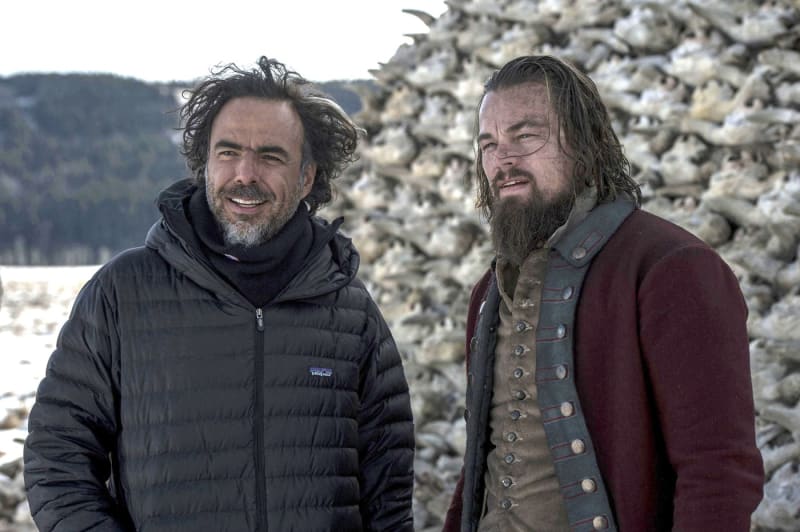 Alejandro González Iñárritu a Leonardo DiCaprio při natáčení filmu REVENANT Zmrtvýchvstání