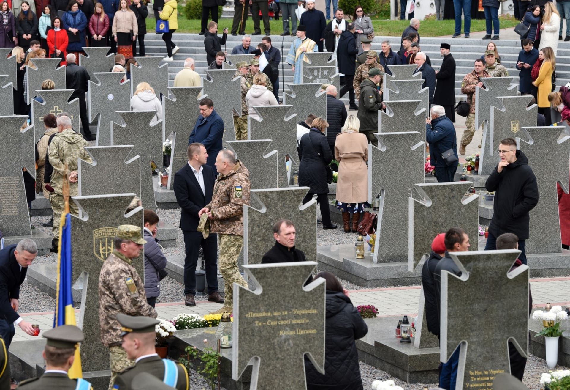 Hřbitov padlých ukrajinských vojáků ve Lvově