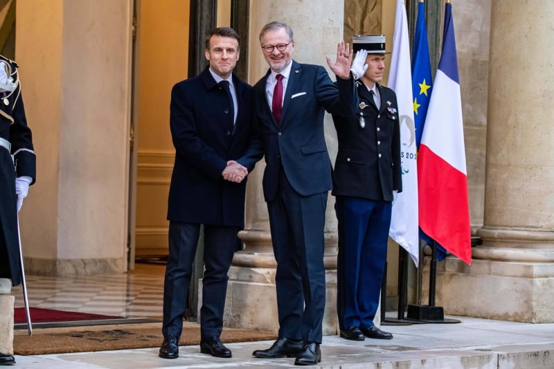 Emmanuel Macron a Petr Fiala