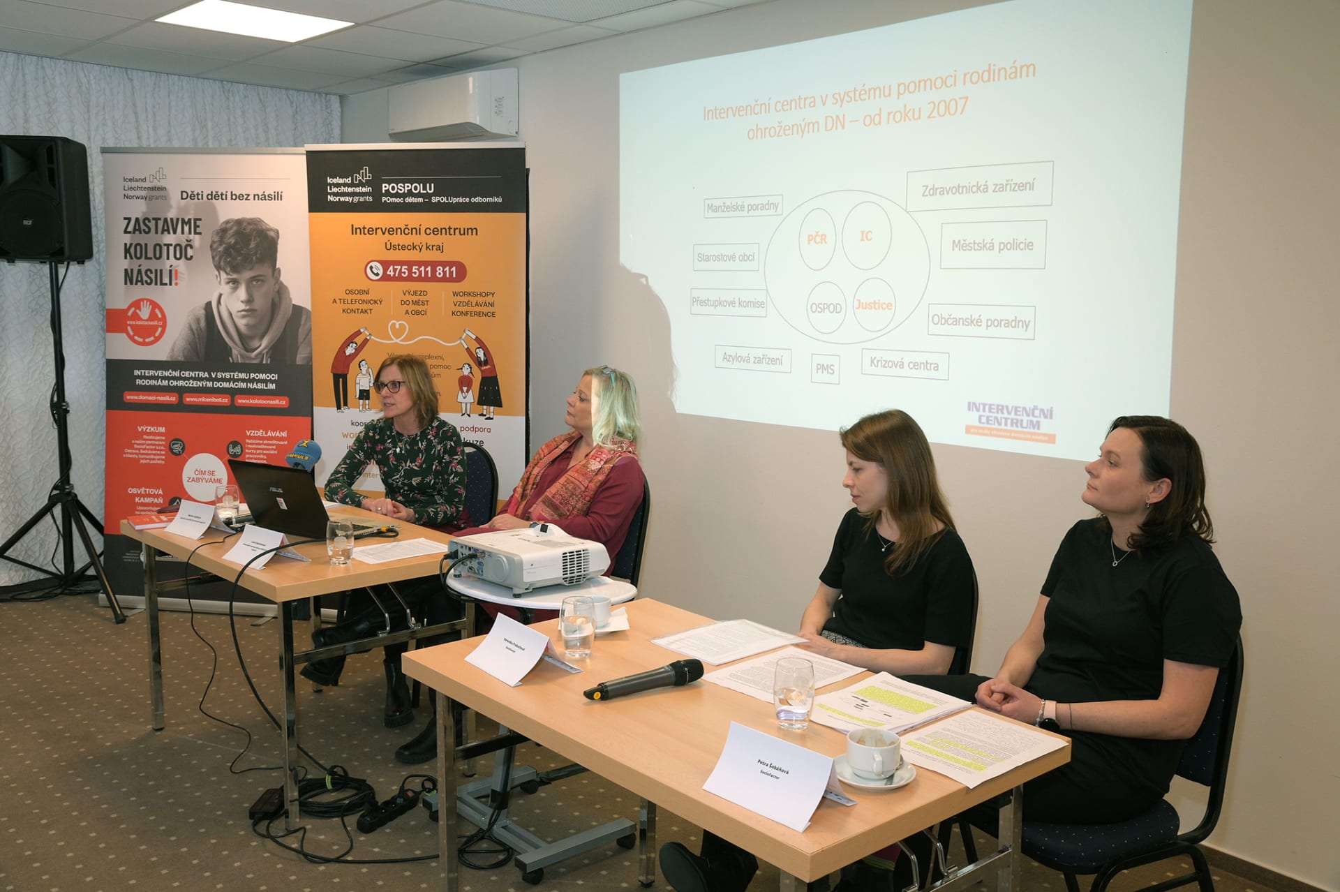 Odborníci na tiskové konferenci představili výsledky unikátního průzkumu, který se zabýval transgeneračním přenosem domácího násilí v Česku.