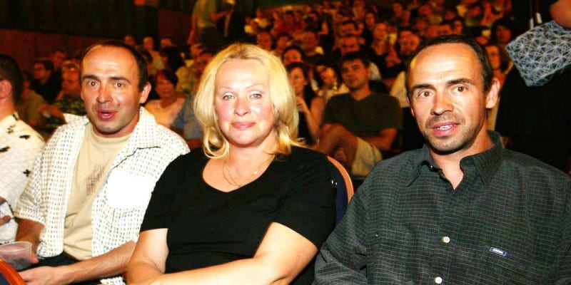 Věra Křesadlová se svými syny, dvojčaty Petrem a Matějem, kteří se ji narodili v manželství s oscarovým režisérem Milošem Formanem. 