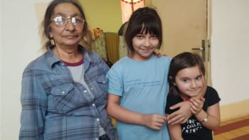 Ukrajinka s 11letou vnučkou živořila celý rok v Brně v místnosti s 15 muži. Syna má ve válce
