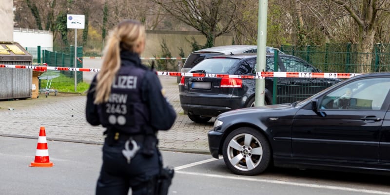 V německém Duisburgu byly při útoku vážně zraněny dvě děti.