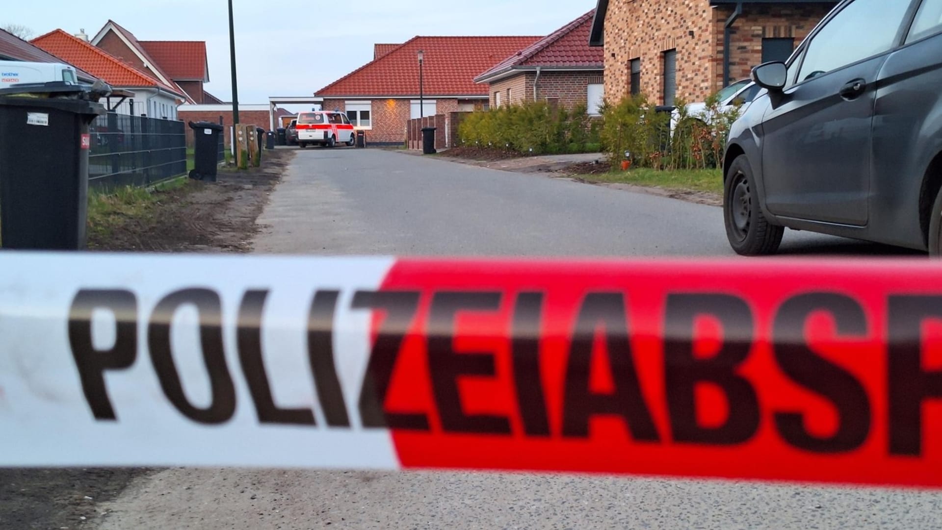 Střelec v obcích Scheessel a Bothel na severu Německa v noci zabil čtyři lidi. 
